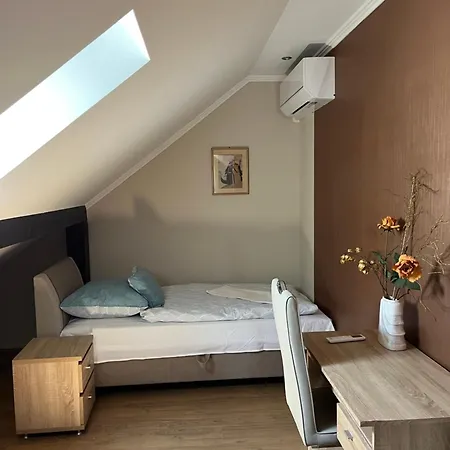 Csini Panzió Drinkbár Casa de hóspedes